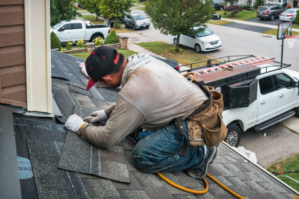 Professional Roofing technician working in Wyoming, IL